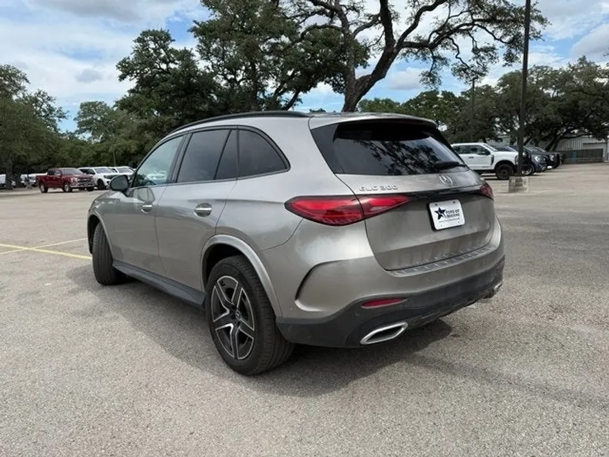 2023 Mercedes Benz GLC 300 4MATIC photo 1