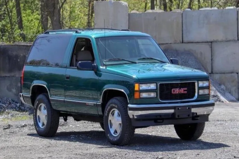 1997 Gmc Yukon SL photo 1