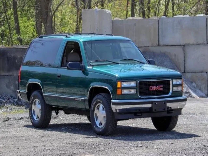 1997 Gmc Yukon SL photo 1