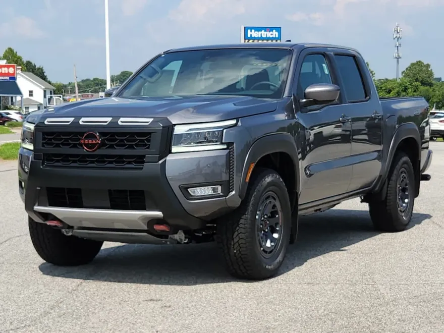 2025 Nissan Frontier Crew Cab PRO-4X photo 1