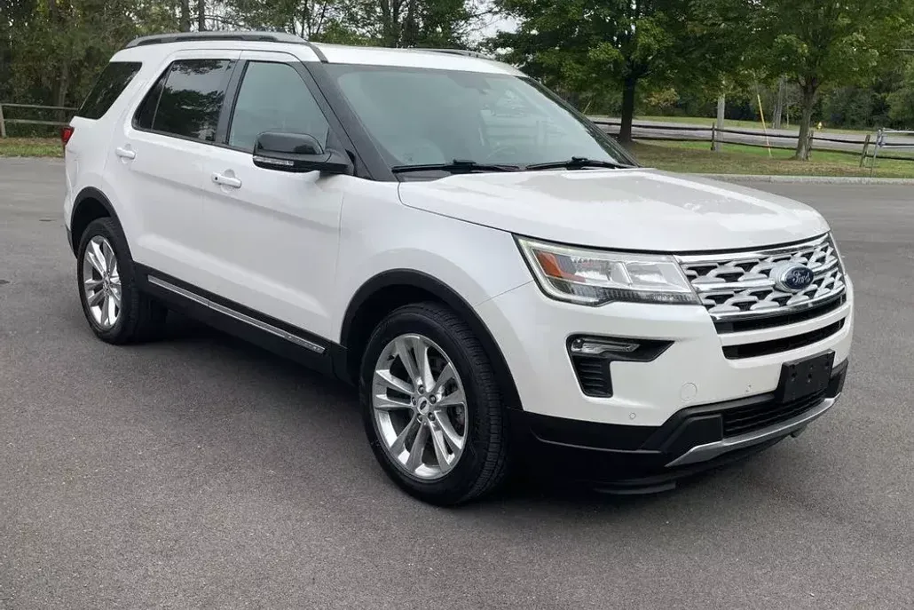 2018 Ford Explorer XLT photo 1