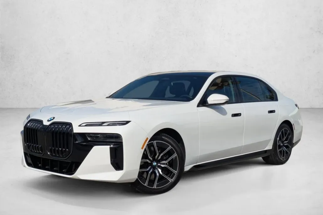 2025 Bmw 740i Sedan photo 1