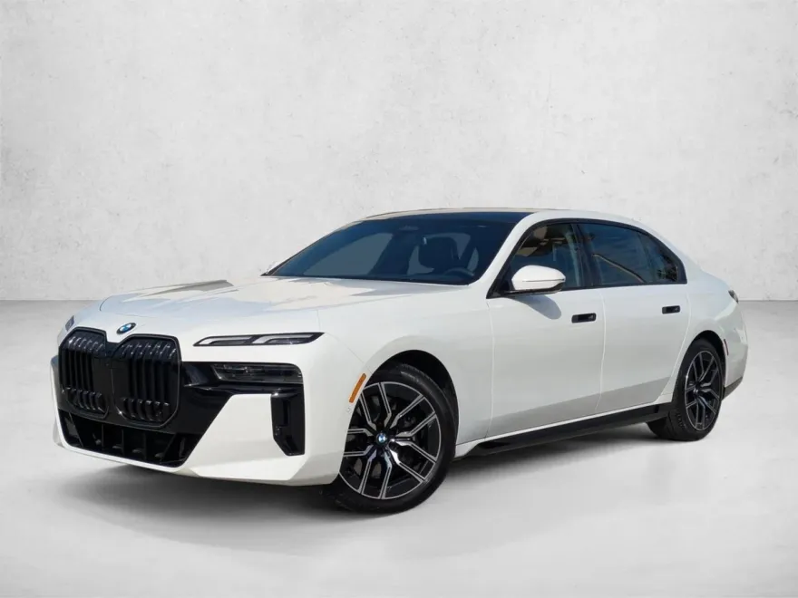 2025 Bmw 740i Sedan photo 1