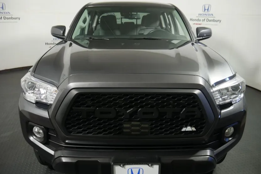 2022 Toyota Tacoma SR5 photo 1