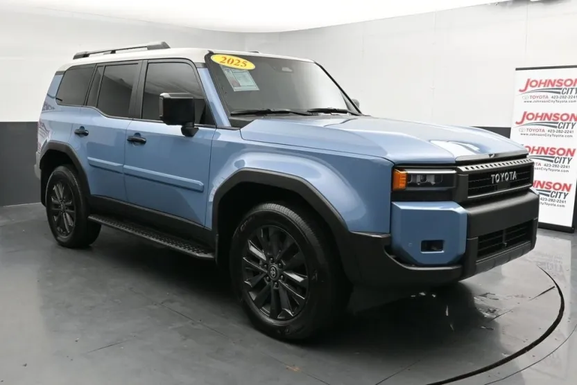 2025 Toyota Land Cruiser Base photo 1