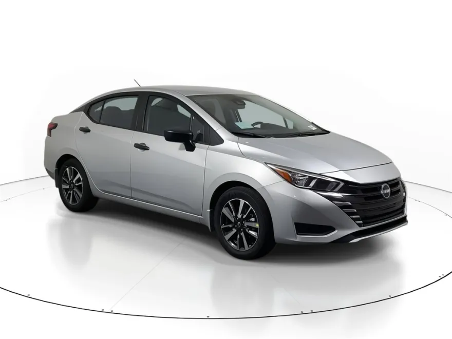2024 Nissan Versa 1.6 S photo 1