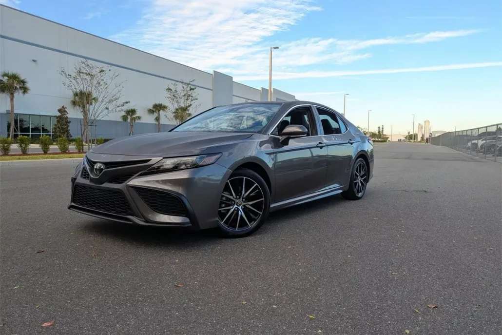 2024 Toyota Camry SE photo 1