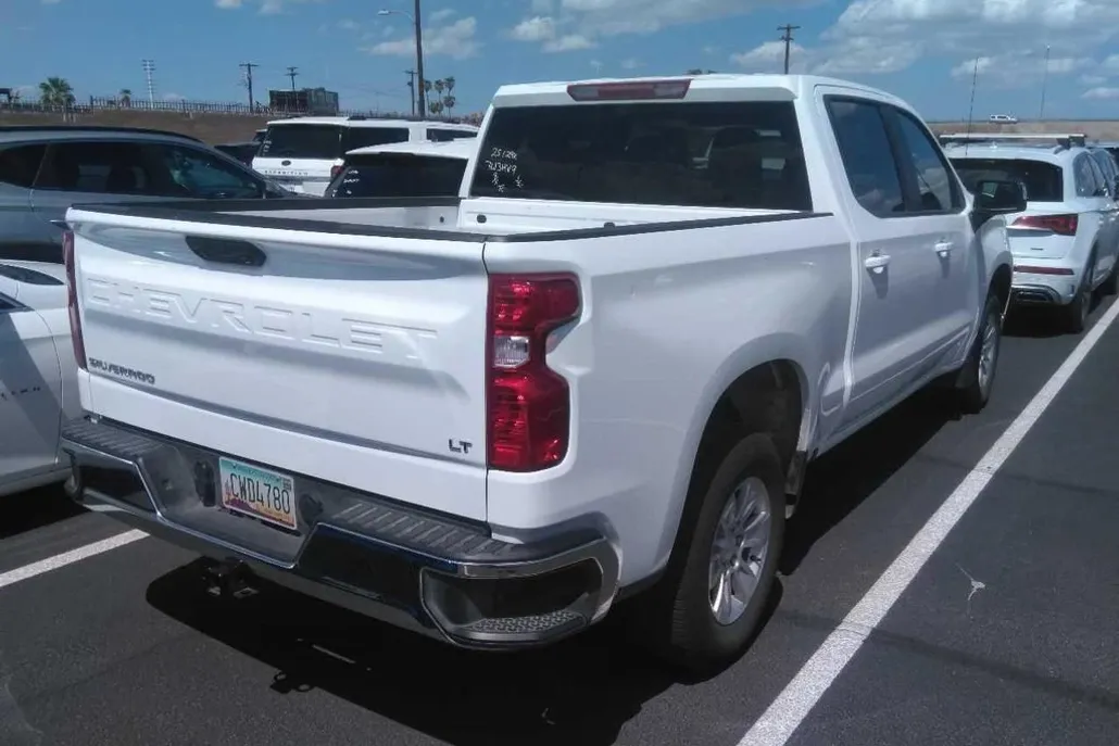2025 Chevrolet Silverado 1500 LT photo 1
