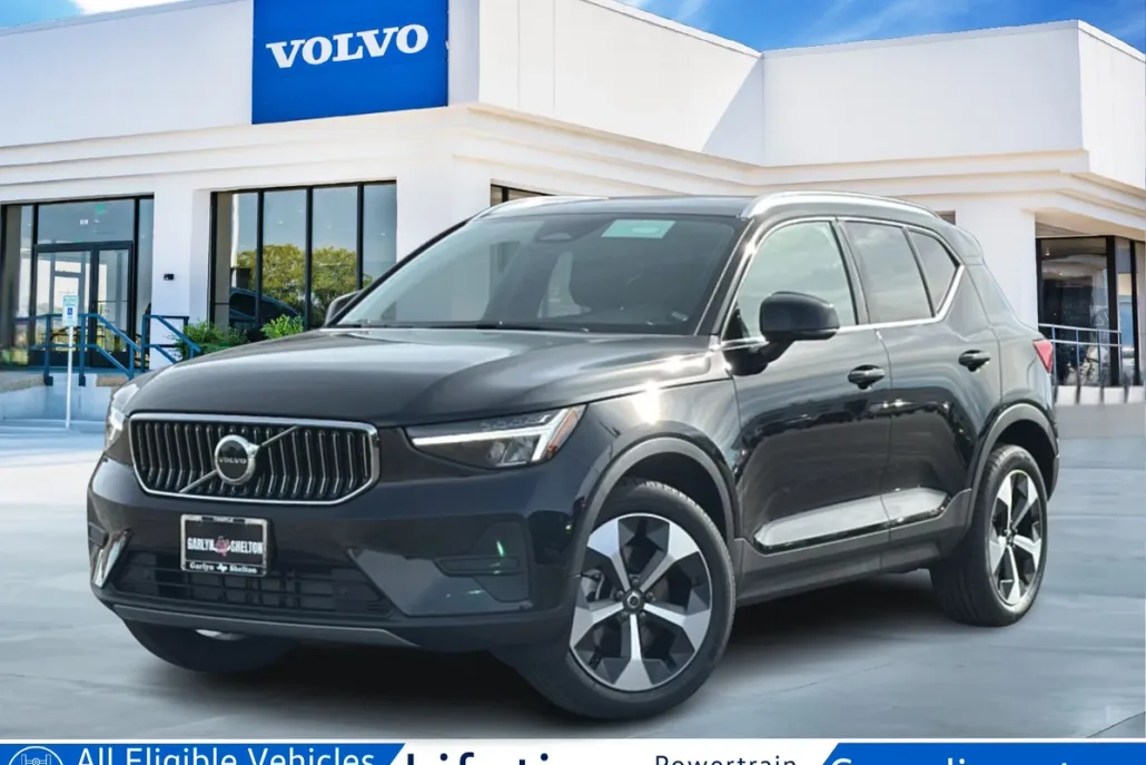 2025 Volvo XC40 Core photo 1