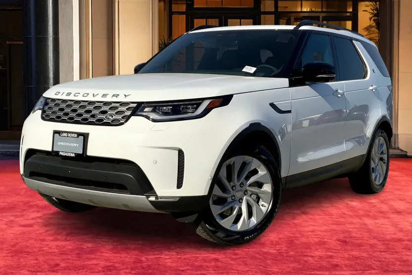 2025 Land Rover Discovery S photo 1
