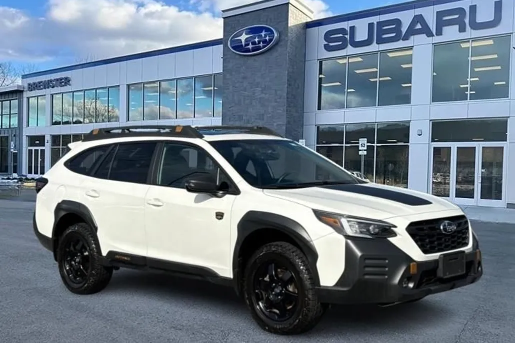 2022 Subaru Outback Wilderness photo 1