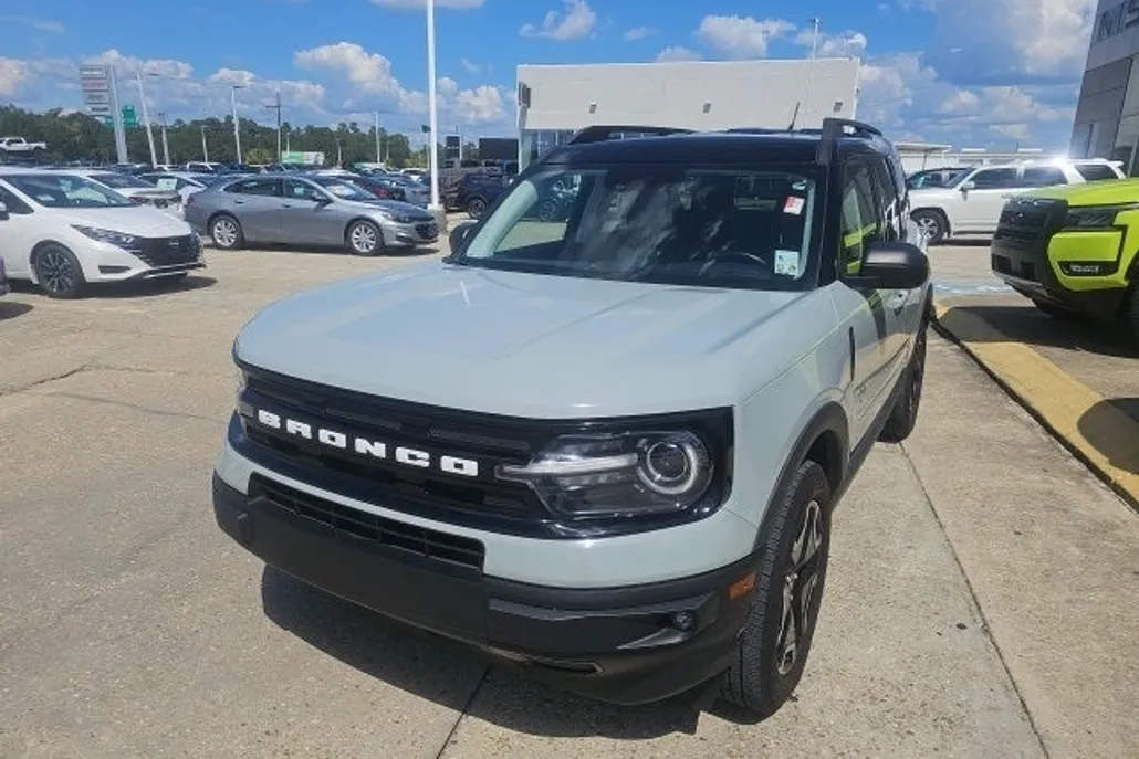2021 Ford Bronco Sport Outer Banks photo 1