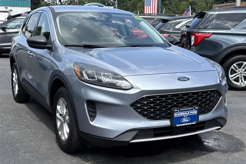2022 Ford Escape SE photo 1