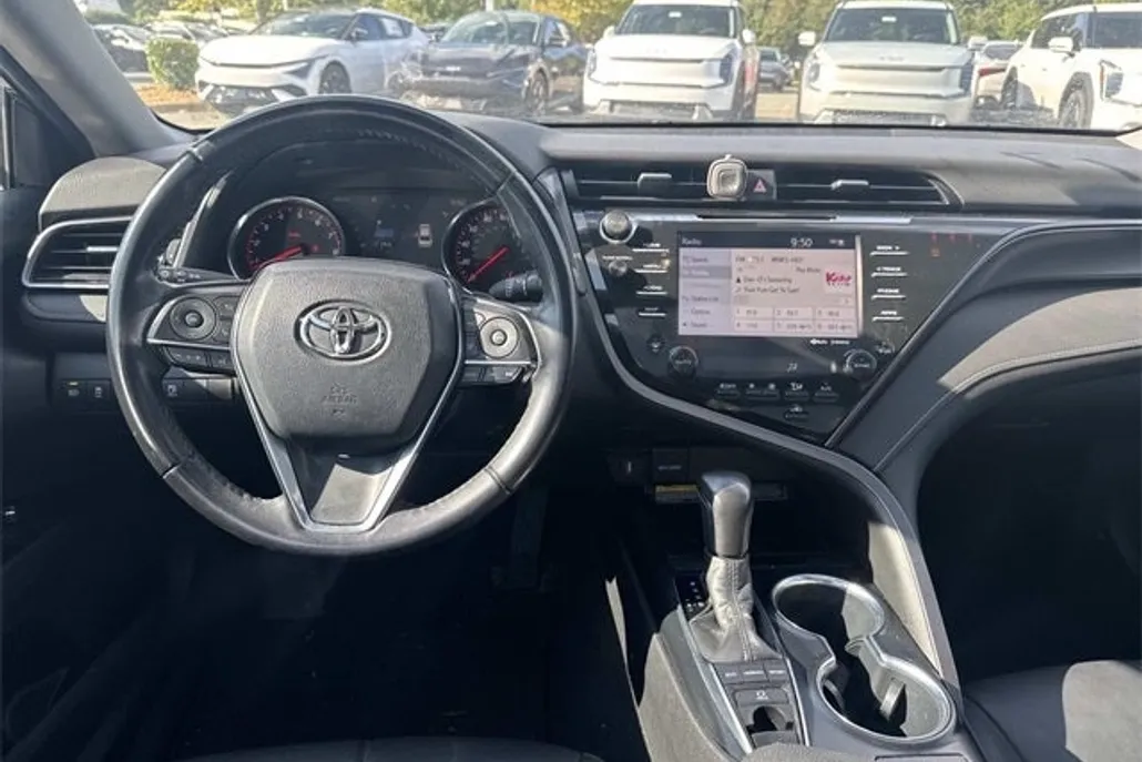 2020 Toyota Camry XSE photo 1