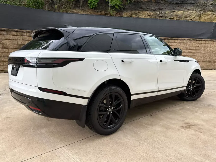 2026 Land Rover Range Rover Velar SE photo 1