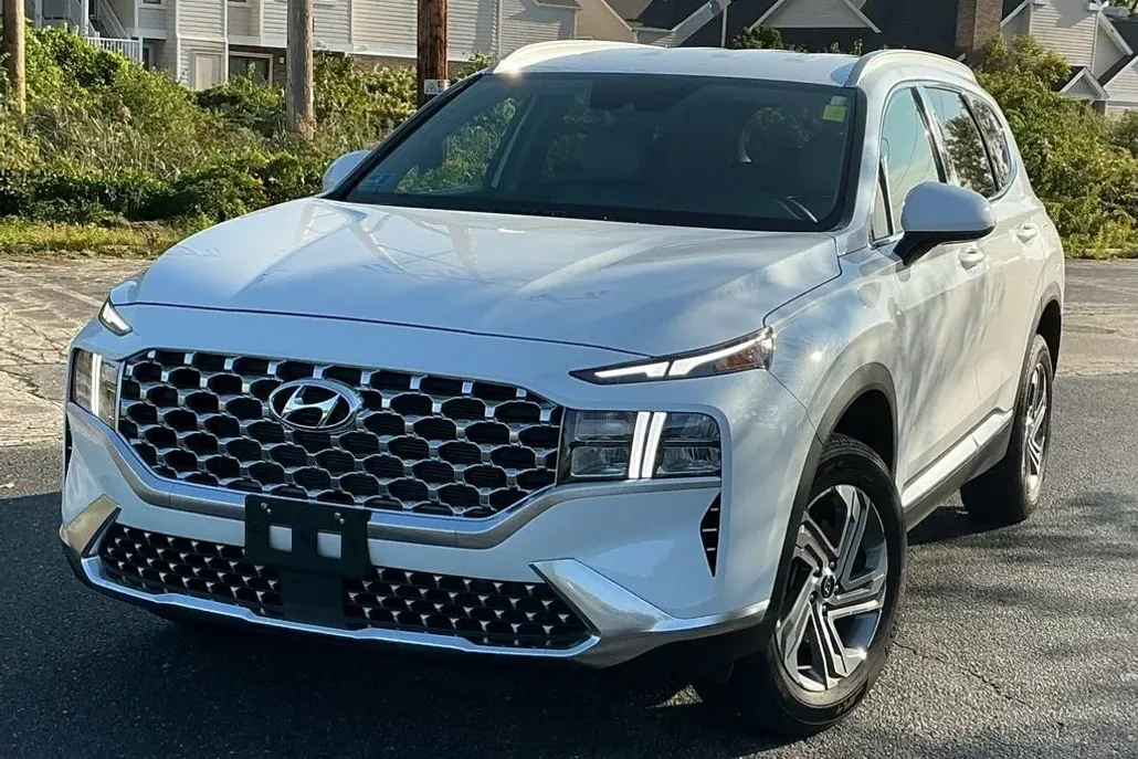 2022 Hyundai Santa Fe SEL photo 1