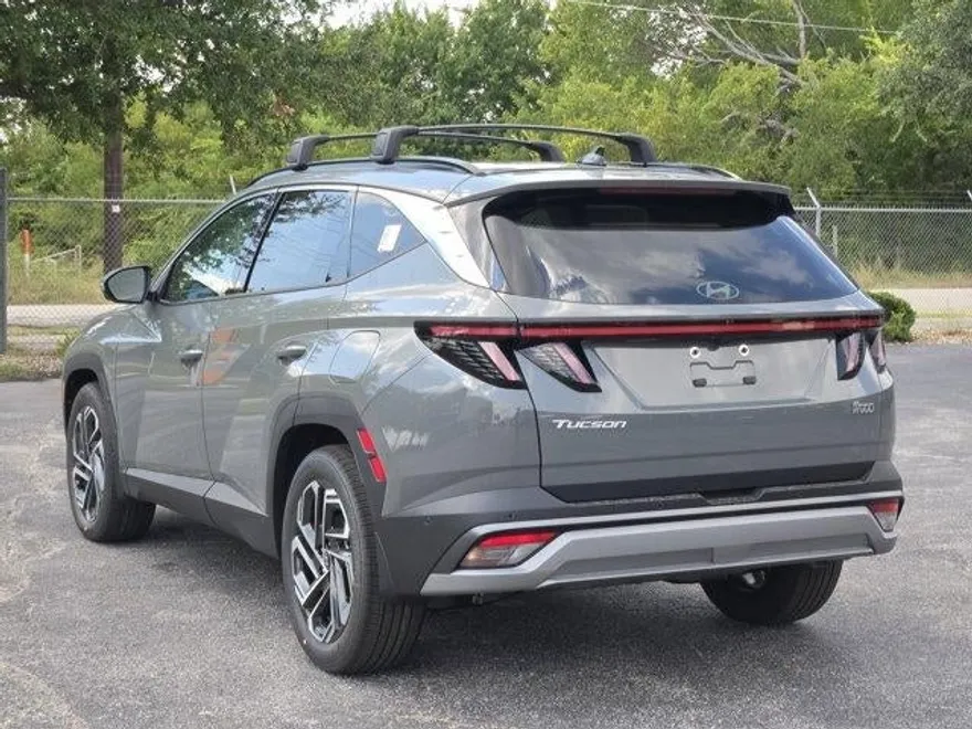 2025 Hyundai Tucson Limited photo 1