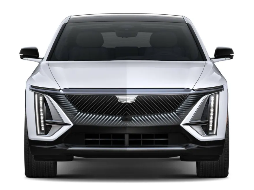 2026 Cadillac Lyriq Luxury photo 2