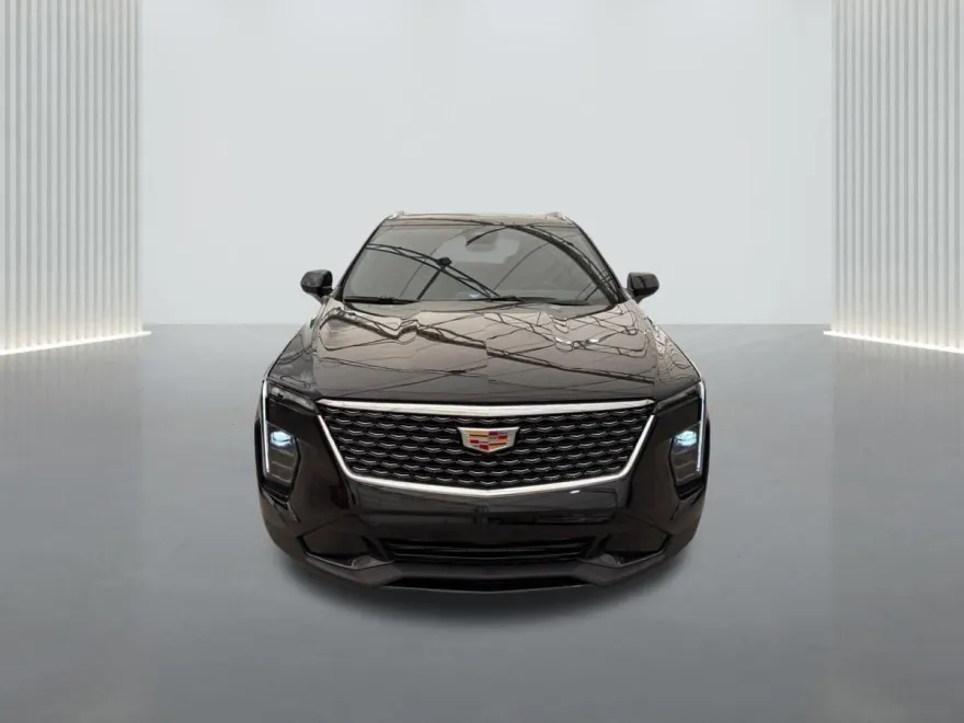 2025 Cadillac XT4 Premium Luxury photo 2