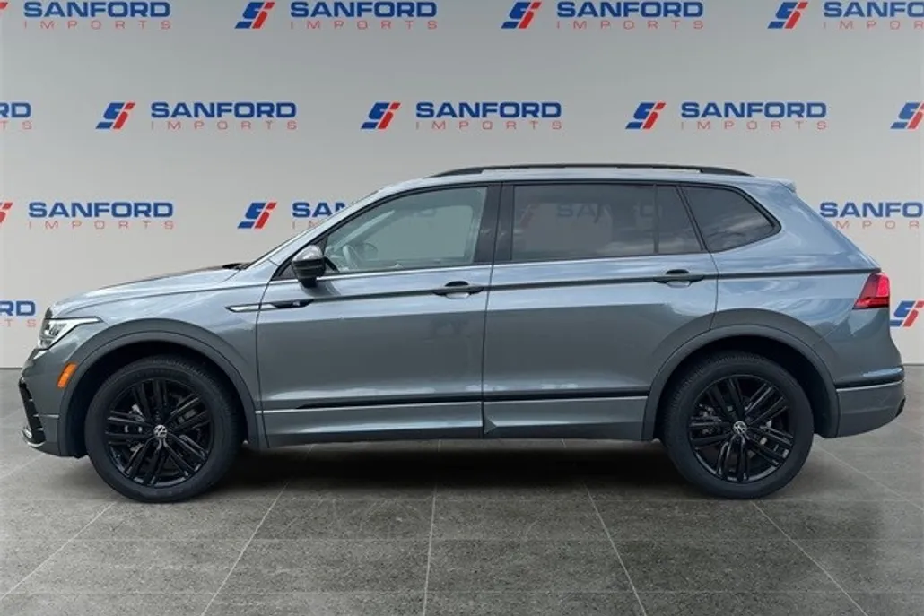 2022 Volkswagen Tiguan SE R-Line Black photo 1