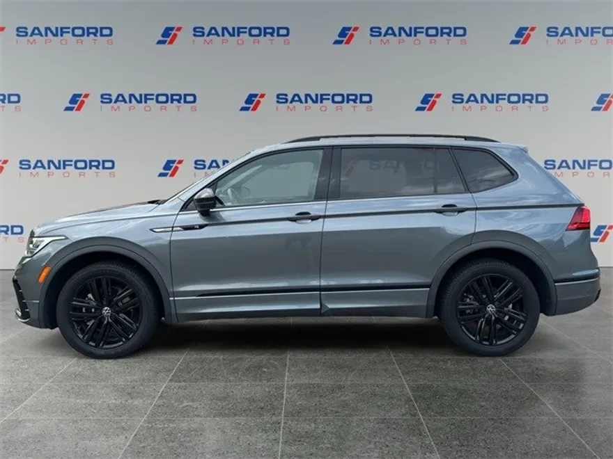 2022 Volkswagen Tiguan SE R-Line Black photo 1
