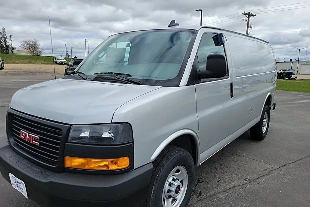 2025 Gmc Savana Cargo 2500 photo 1