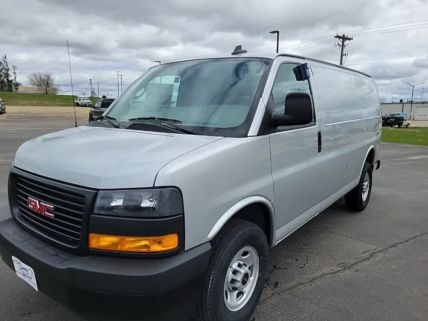 2025 Gmc Savana Cargo 2500 photo 1