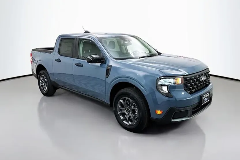 2025 Ford Maverick XLT photo 1