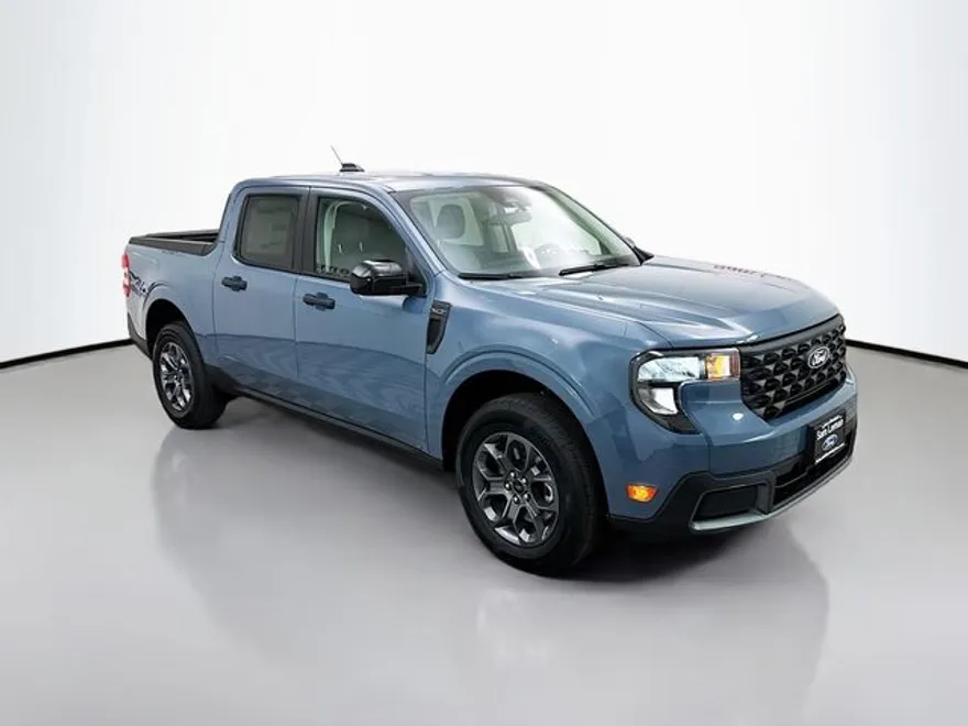 2025 Ford Maverick XLT photo 1