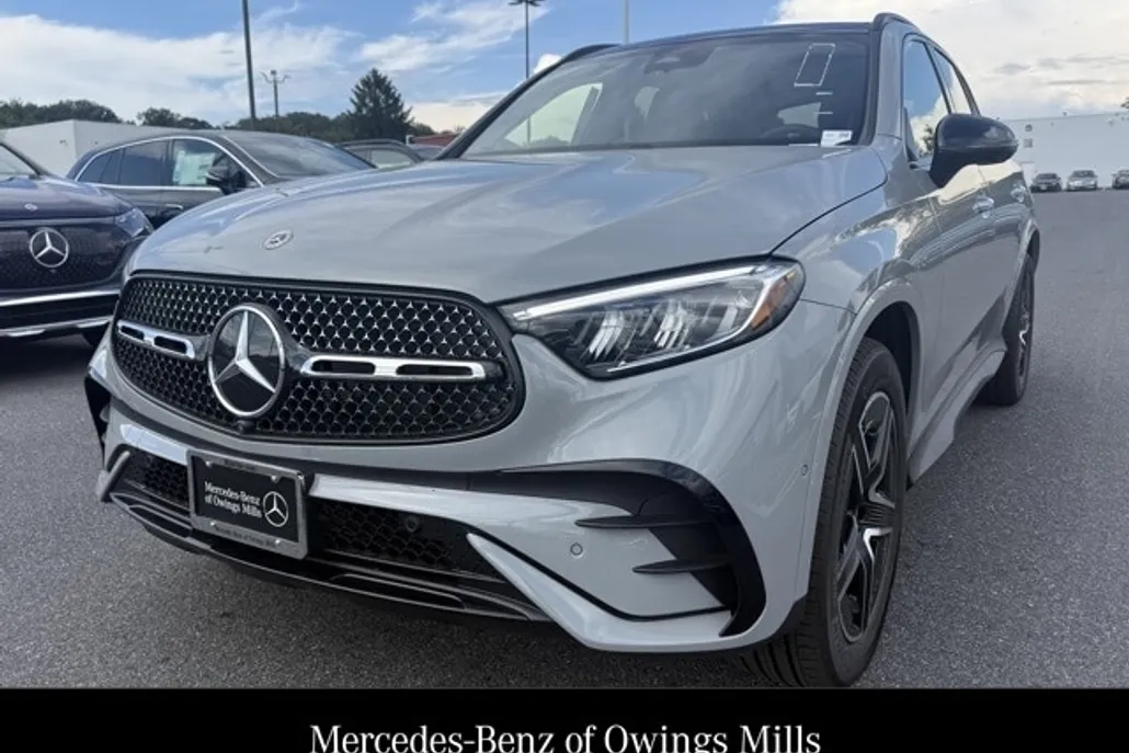 2025 Mercedes Benz GLC 300 4MATIC photo 1