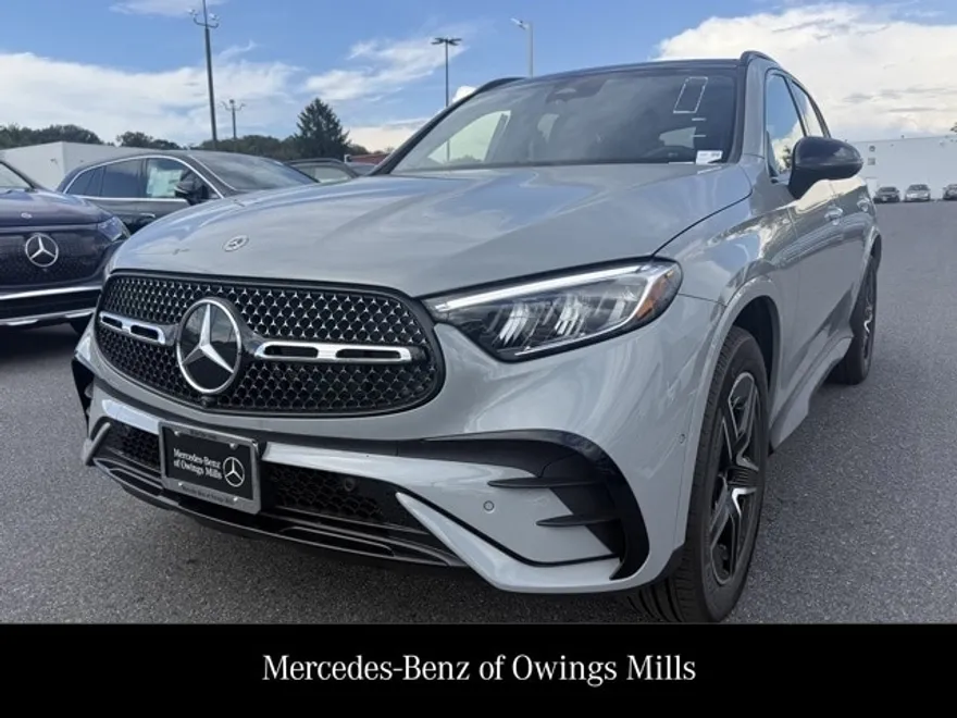 2025 Mercedes Benz GLC 300 4MATIC photo 1