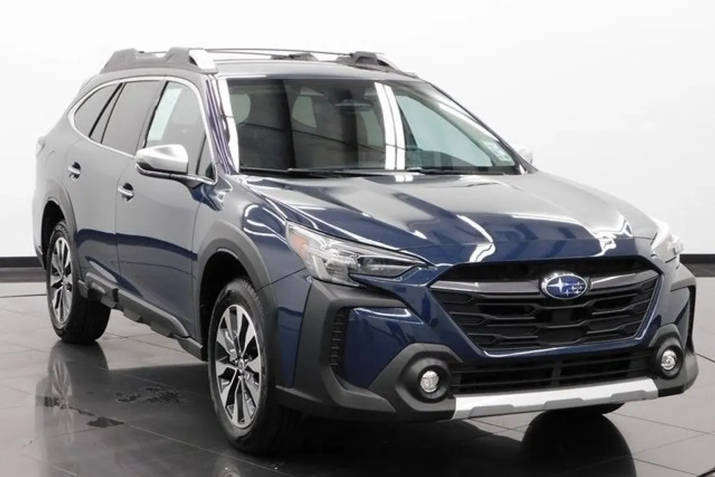 2023 Subaru Outback Touring XT photo 1