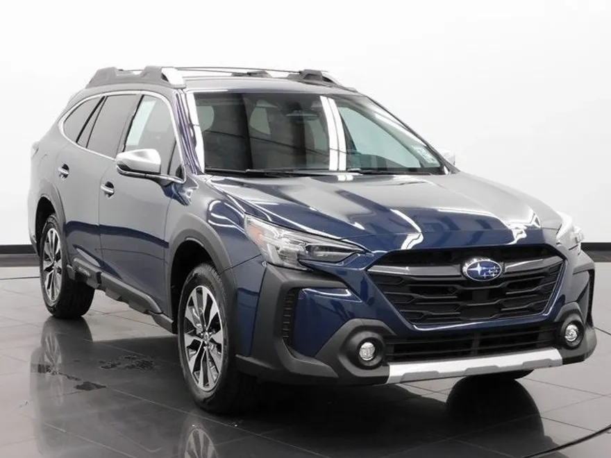 2023 Subaru Outback Touring XT photo 1