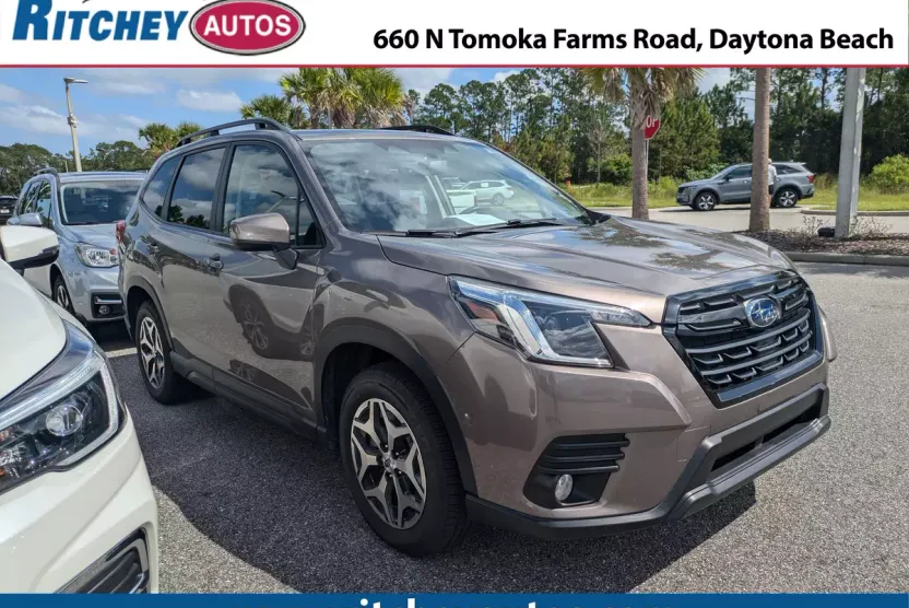 2023 Subaru Forester Premium photo 1