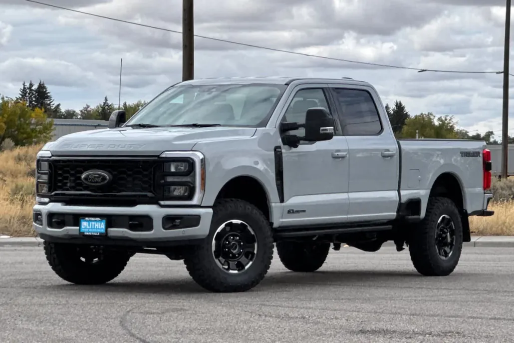 2026 Ford F-350 Lariat photo 1