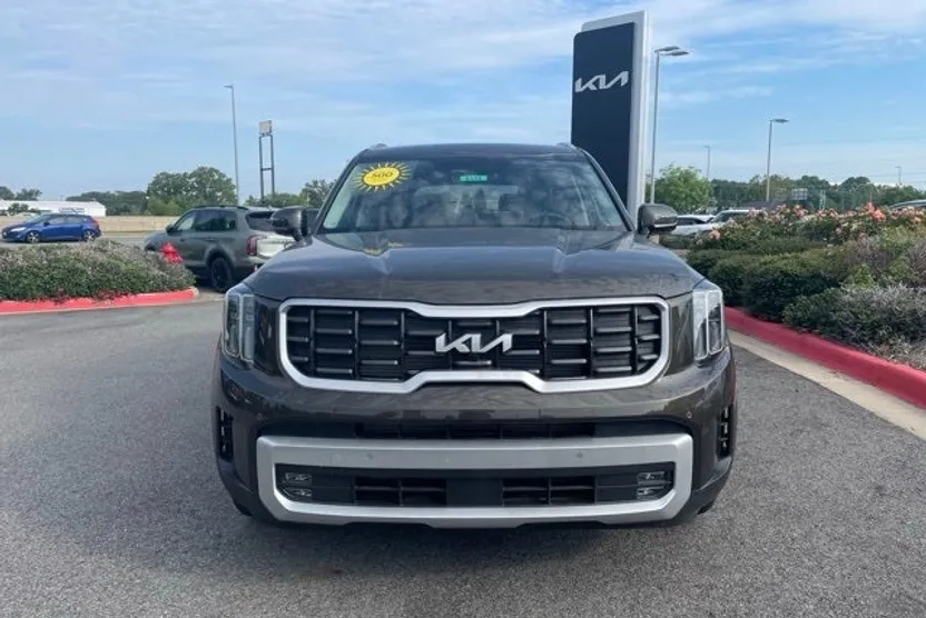 2024 Kia Telluride SX photo 1