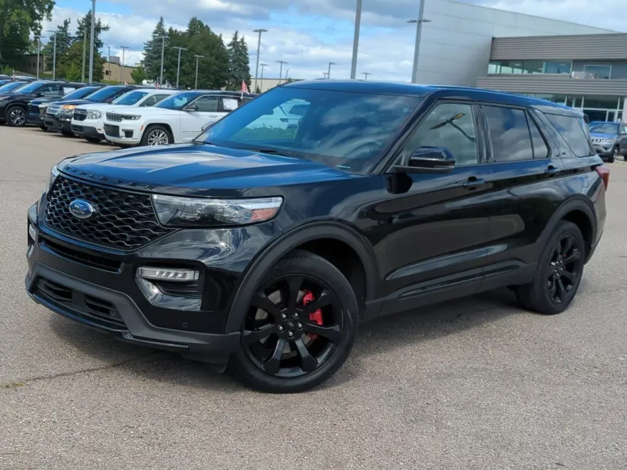 2022 Ford Explorer ST photo 1