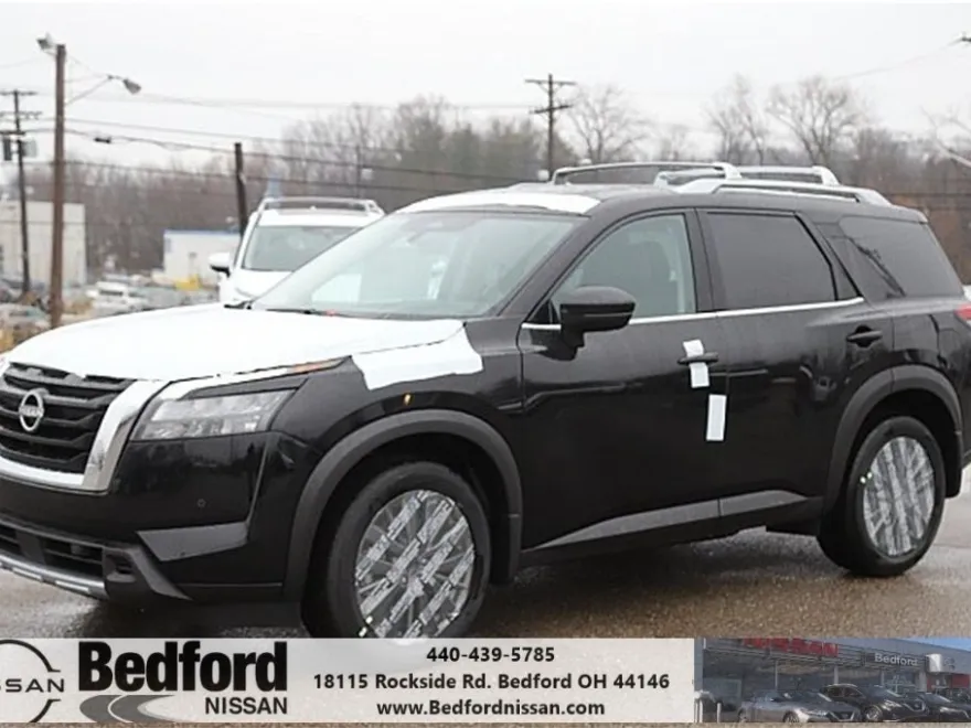 2025 Nissan Pathfinder SL photo 1
