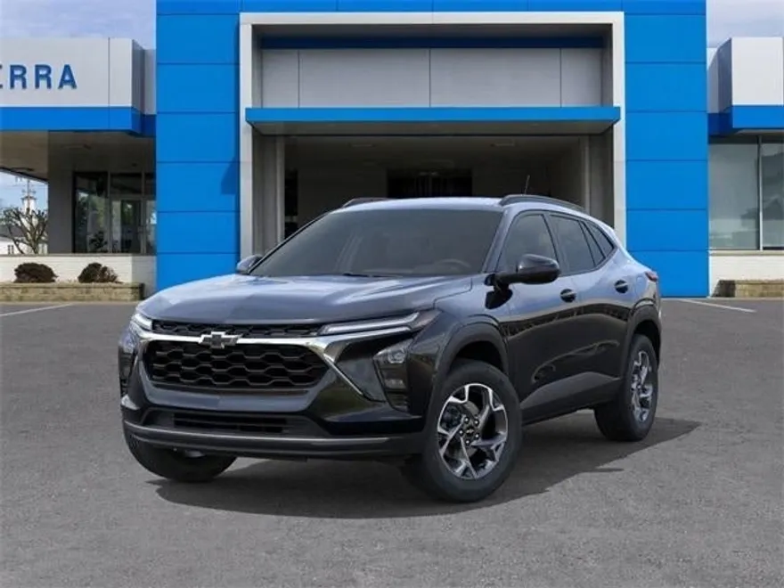 2025 Chevrolet Trax LT photo 1