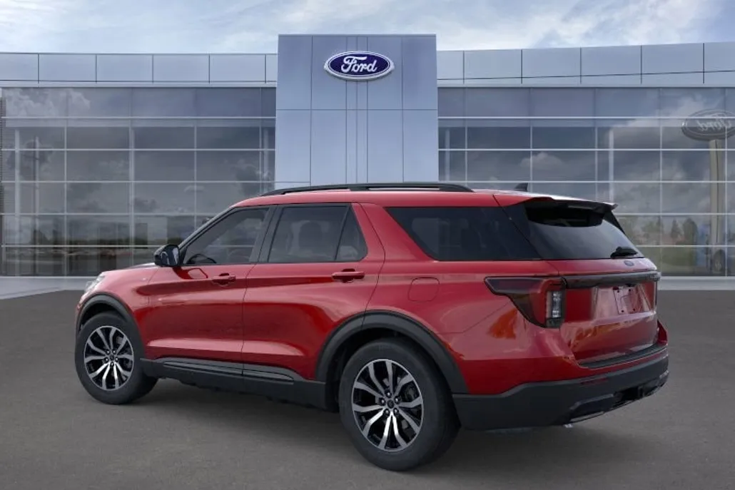 2025 Ford Explorer ST-Line photo 1