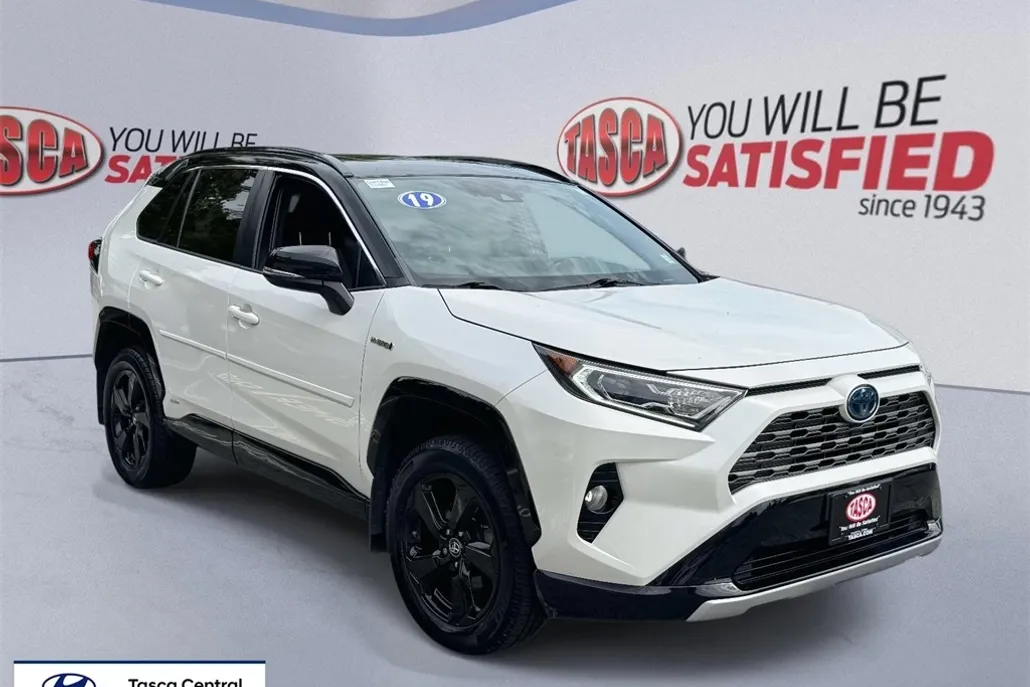 2019 Toyota RAV4 Hybrid XSE photo 1