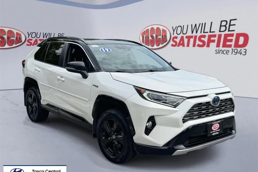 2019 Toyota RAV4 Hybrid XSE photo 1