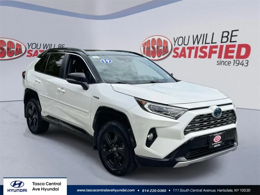2019 Toyota RAV4 Hybrid XSE photo 1