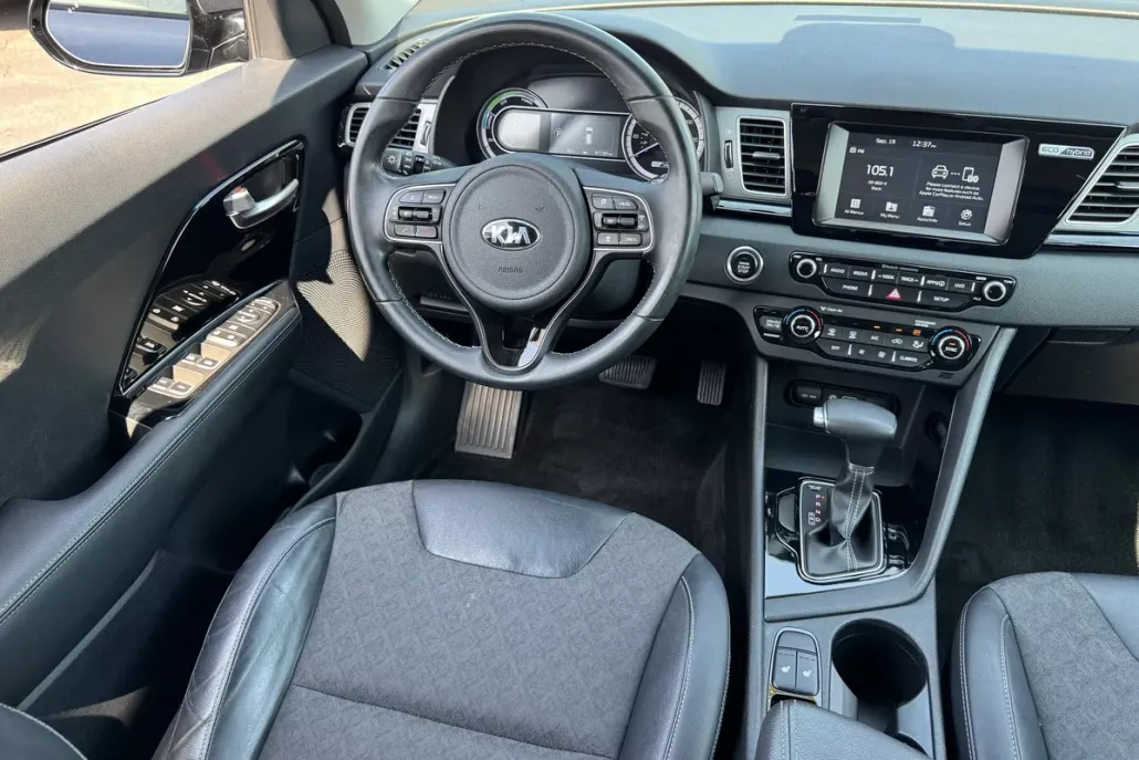 2017 Kia Niro EX photo 1