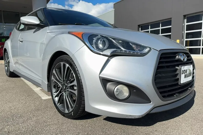 2016 Hyundai Veloster Turbo photo 1