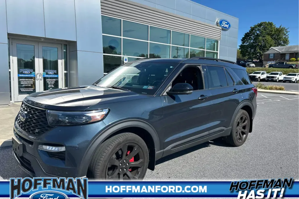 2023 Ford Explorer ST photo 1