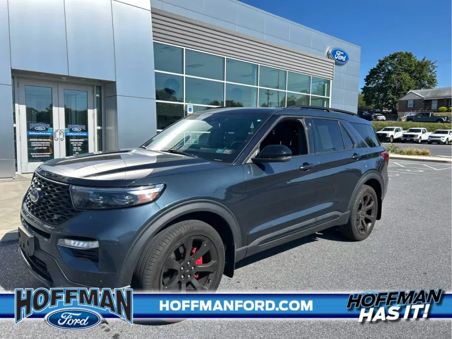 2023 Ford Explorer ST photo 1