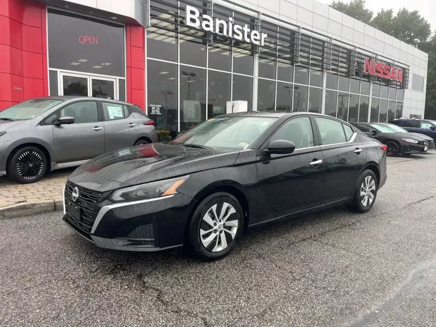 2025 Nissan Altima S photo 1
