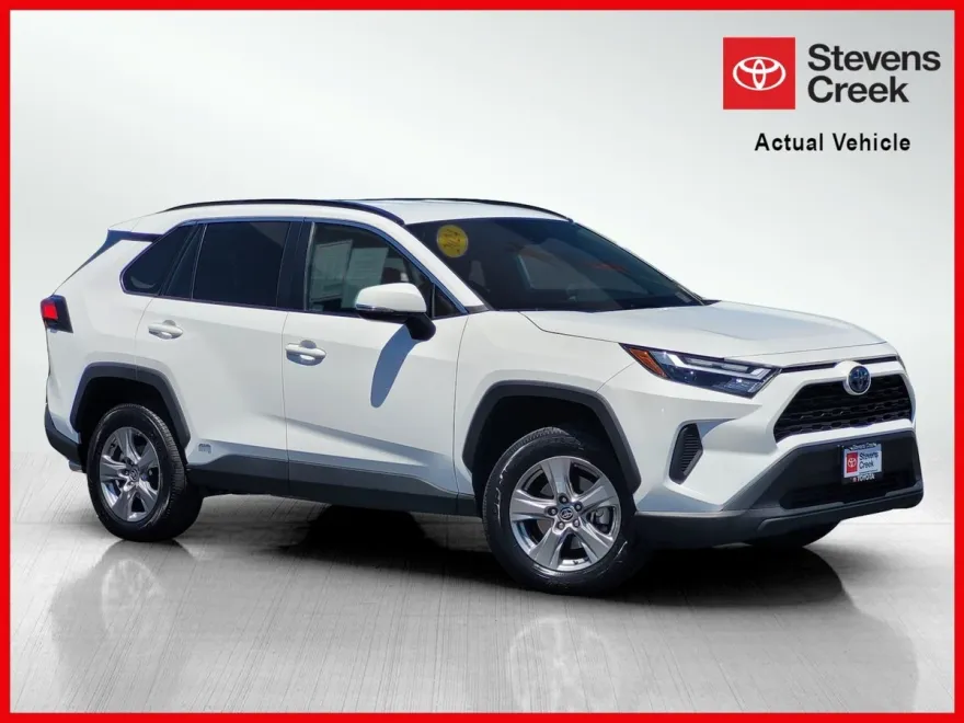 2024 Toyota RAV4 Hybrid XLE photo 1