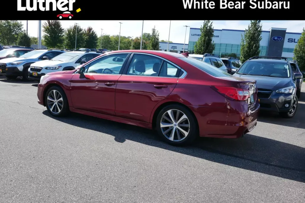 2016 Subaru Legacy 2.5i Limited photo 1